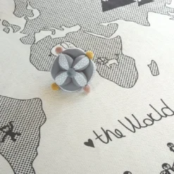 OYOY The World Kids Vloerkleed Ø 135 Cm. 7 OYOY The World Kids Vloerkleed Ø 135 Cm. -Huishoudtextiel Winkel 26977 01 05 8653487e71