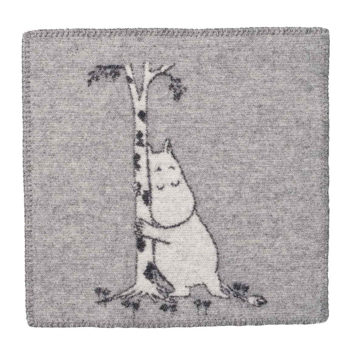 Klippan Yllefabrik Moomin Tree Hug Zitkussen 1 Klippan Yllefabrik Moomin Tree Hug Zitkussen