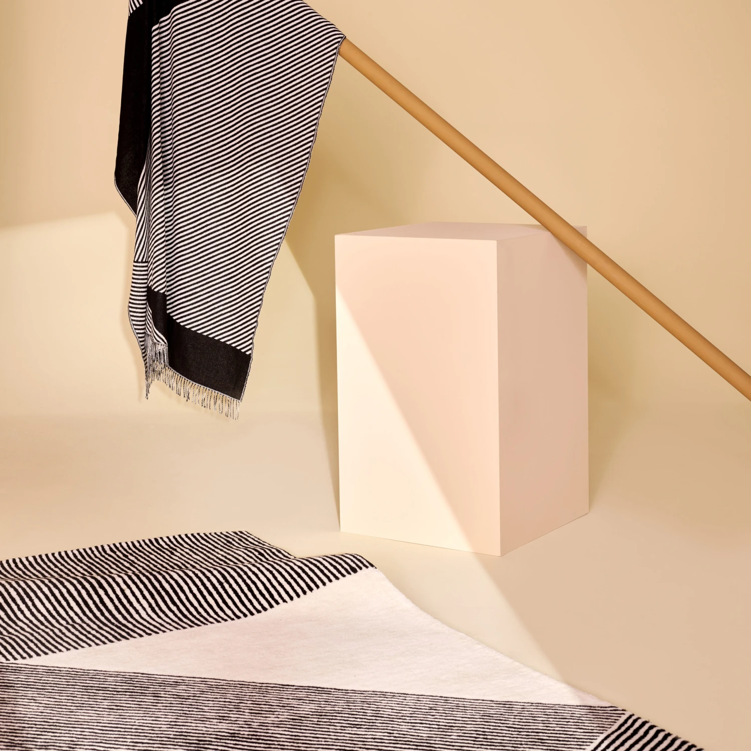 Stripes Wollen Vloerkleed Naturel Witte 2 Stripes Wollen Vloerkleed Naturel Witte - Afbeelding 2