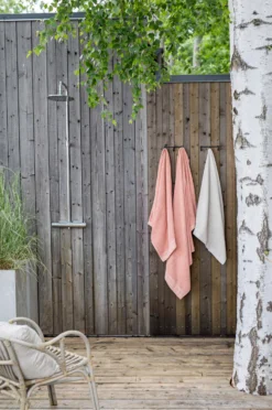 Lina Handdoek Coral 5 Lina Handdoek Coral -Huishoudtextiel Winkel 507959 01 3 EnvironmentImage 33a2e5a23b scaled