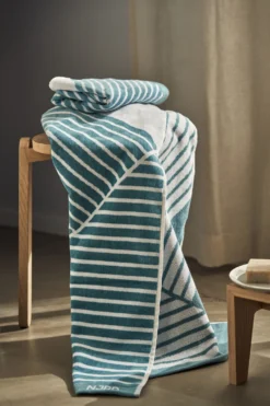 Stripes Handdoek 70x140 Cm Special Edition 2022 -Huishoudtextiel Winkel 510974 01 7 EnvironmentImage 41518ca59d scaled